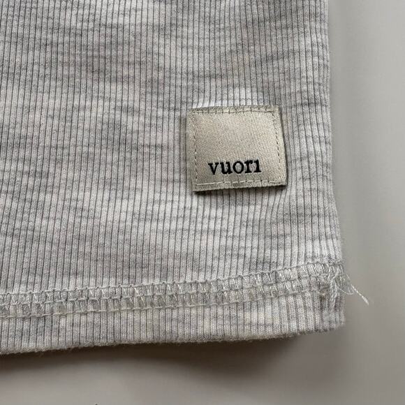 Vuori Pose Fitted Tee Size Small Activewear Athleisure Yoga Neutral Minimalist - Picture 5 of 7